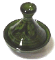 Mini tajine marocain decoratif en poterie de couleur verte emaille avec motifs noirs peints